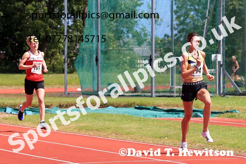 Womens 1500 metres, 2024 NE Masters Track and Field Champs., Monkton Stadium, Jarrow.  Photo: David T. Hewitson/Sports for All Pics